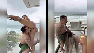 Close Friends Lays Peace Levando chupada e chupando o pau do anão