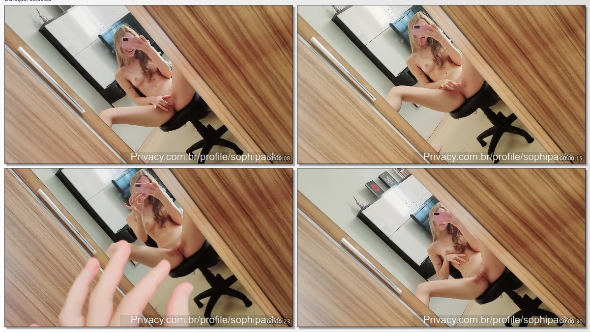 Sophi Delyon tocando siririca e ficando com a buceta pingando de tesão puro