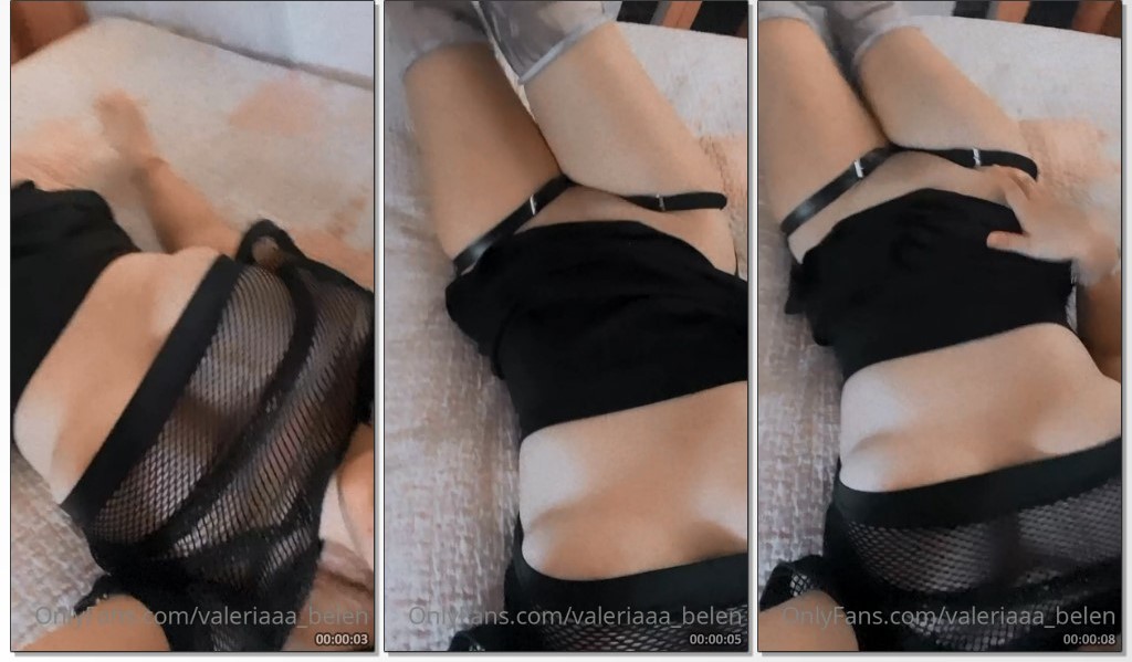 Valeriaaa Belen pelada mostrando seus peitos rosados e buceta molhada