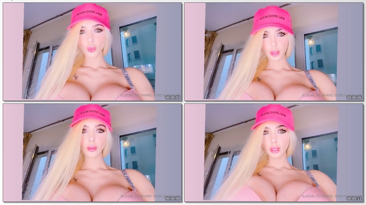 Adriana Alencar rebolando e balançando os peitos grandes pelada