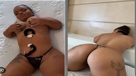 Anãzinha gostosa mini moça toda tesuda com a bunda empinada com um fio dental socadinho na sua mini rabona