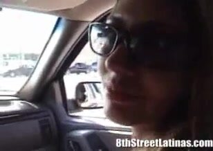 Carmen Venezolana puta deliciosa transando com três negões