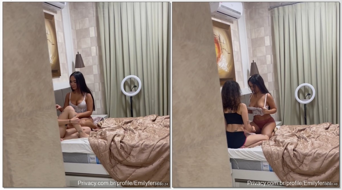 Emily Ferrer porno lésbico chupando os peitos da amiga ninfeta