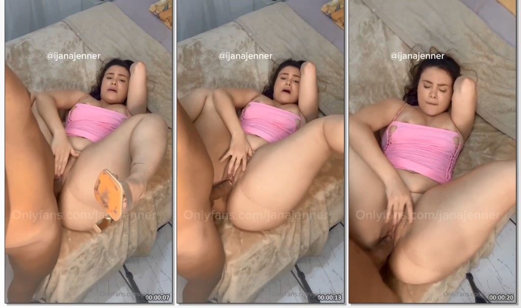 Janna Jenner novinha dando a bucetinha com tanto tesão que deixa o novinho gozar dentro