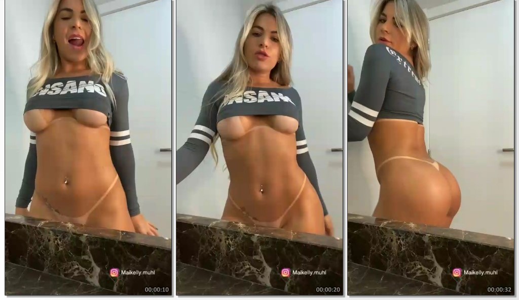 Maikelly Muhl loirinha peituda exibindo o rabão e os peitinhos lindos