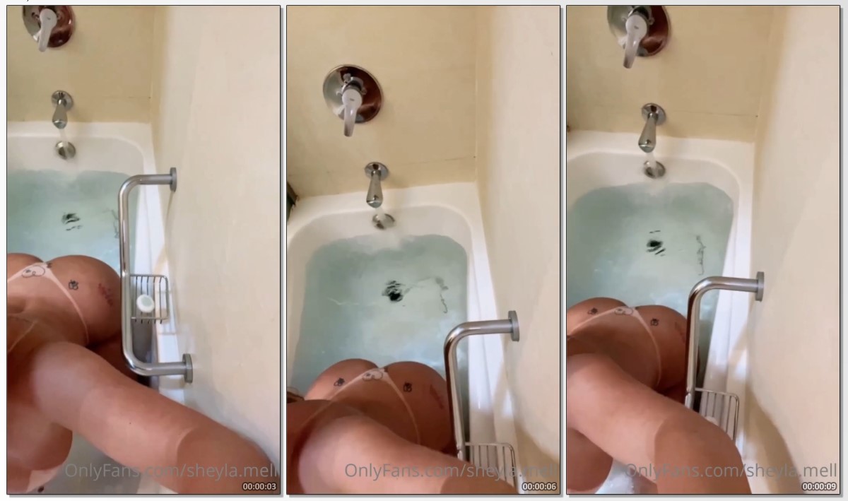 Na banheira toda peladinha a Sheyla Mell uma gostosa do privacy exibe sua bucetinha e seus peitoes gostosos