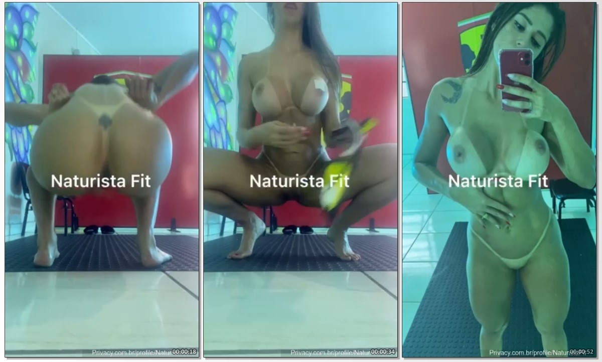 Naturista Fit nua exibindo o cuzinho e a xoxota cheia de tesão