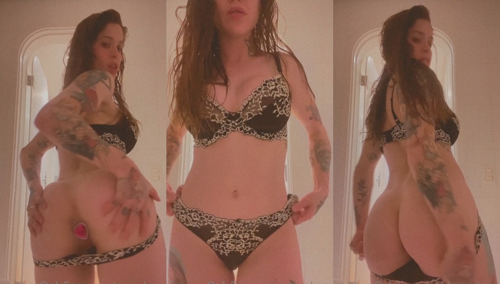 Maru Karv Xvideos pelada usando plug anal no cuzinho