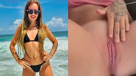 Mc Marangoni Privacy pelada batendo siririca na xoxota rosinha