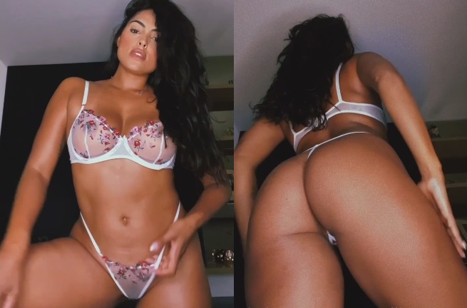 Natália Silva Onlyfans rebolando com calcinha socada no cuzão gostoso