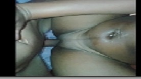 Amadora pelada e delicia tomando socada de pica na buceta deliciosa