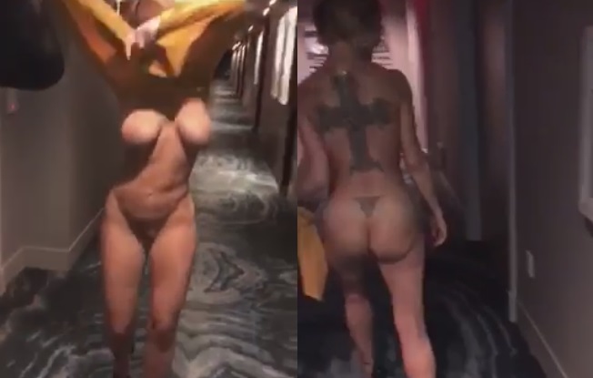 Esposa coroa exibicionista andando nua no corredor do hotel