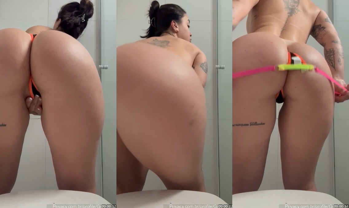 Gabriela Soares morena da bunda grande tirando a calcinha do cu e ficando pelada