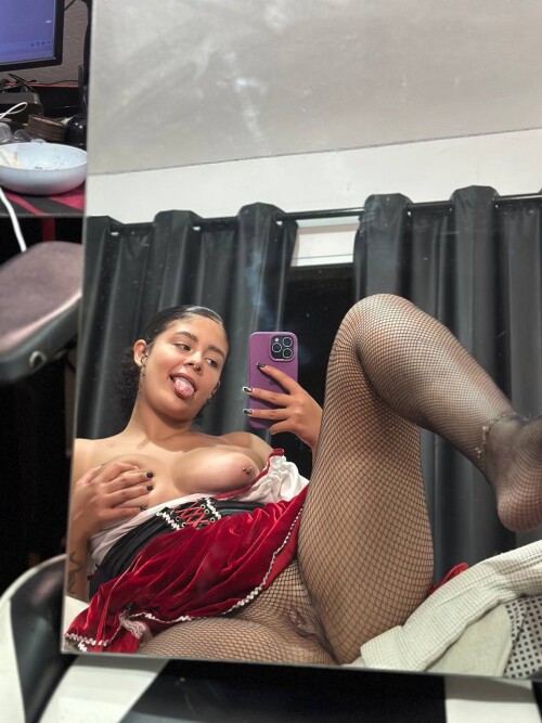 Kodarp Xvideos pagando boquete e transando com força bem safada