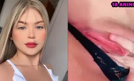 Loira Beatriz Chaves revezando dedinhos e consolo na xexeca rosada