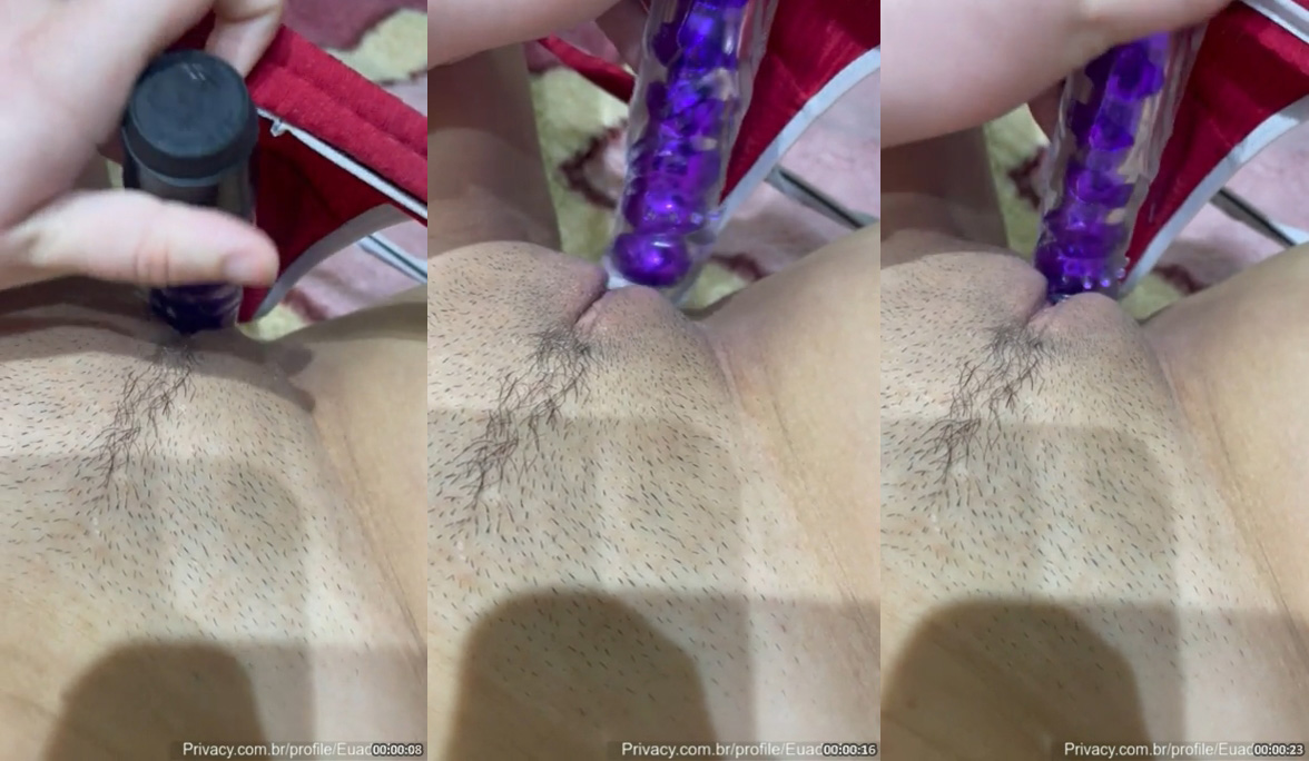 Ninfeta Duds Maionese gozando esfregando vibrador nos beicinhos da buceta