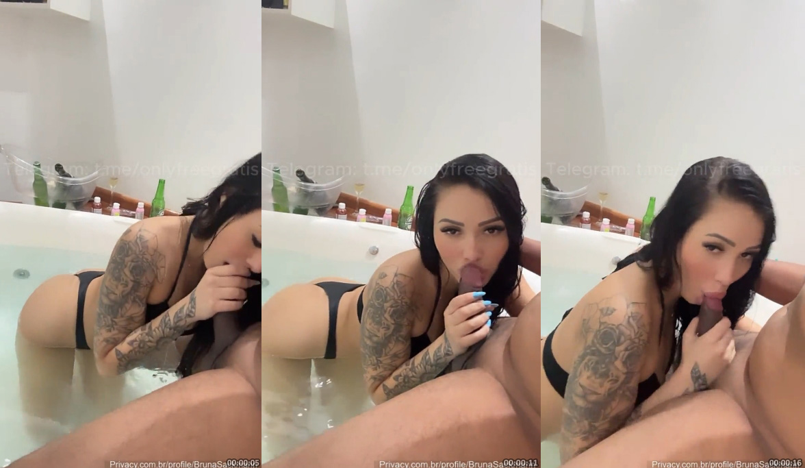 Porno oral amador Bruna Sackmann chupando rola na banheira