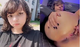 Sophia Scamander pelada gozando na siririca