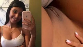 Gabialtino gata safadinha pelada gozando em masturbação safada