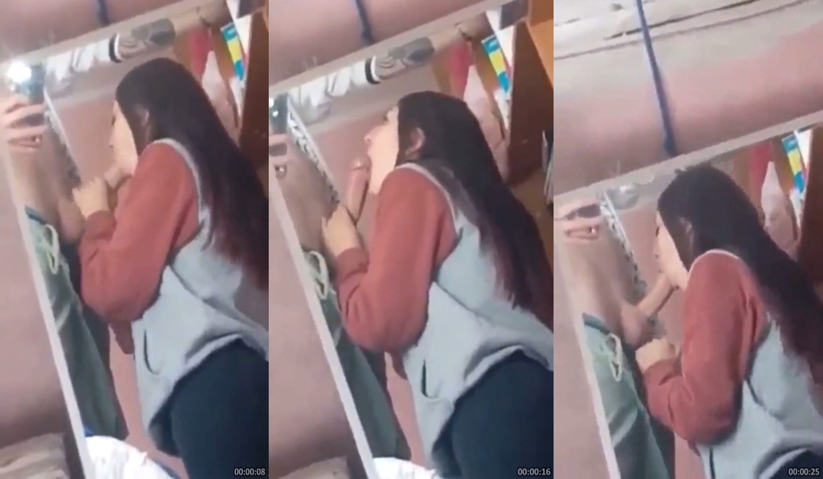 Novinha chupando pau duro de amigo da escola