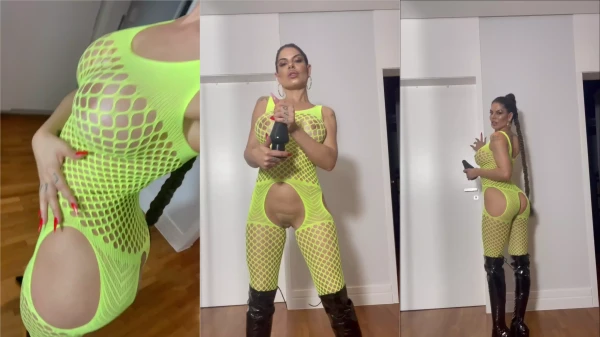 Morena gostosa caiu na net plugada querendo gozar