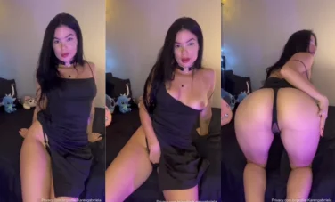 Karen gabriela pelada rabuda masturbando a bucetinha suculenta na cama