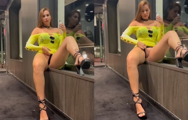 Jessica Del Sarto Onlyfans mostrando a buceta o com a calcinha de ladinho